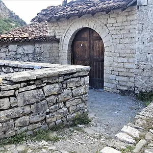 Pensión Dhimitri's, Berat